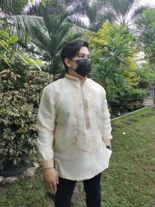 UZZO Modern Barong Tagalog for Men | Piña Organza Double Collar with lining | Random Burda/Embroidery