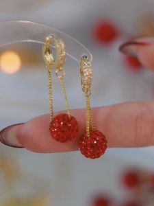 ต่างหูเงินแท้ S925 ทรงลูกปัดสีแดงสำหรับผู้หญิง ต่างหูรูปกลมประดับเพชรเล็ก แฟชั่นใหม่ปี 2023 เครื่องประดับแฟชั่น