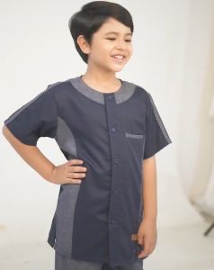 LABELLA SETELAN MUSLIM KOKO CASUAL ANAK COWOK 4-9TH BAJU MUSLIM NGAJI LEBARAN BAHAN TOYOBO ZAVIER - Bahan Katun Toyobo Fodu dan Soft Denim - Kancing Hidup & Saku - Tersedia Warna Mocca & Navy