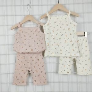 LNR Shop Kids Summer Setelan Baju dan Celana Pendek Peekaboo Korea Bayi Anak Perempuan Baju Santai Floral Ribbed Cami 1-5 Tahun Baju Santai Baju Tidur Musim Panas Bahan Halus Dingin Sling Waffle Suit Versi Korea