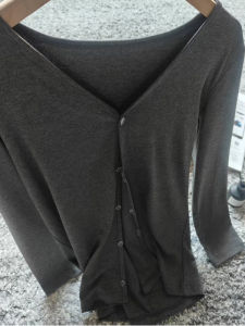 Ladies Lightweight V-Neck Knitted Cardigan Jacket with Strap Air Conditioner-compatible Stylish Commuter Design Sleeveless Top