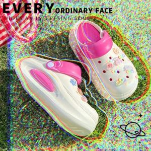 LHSunday  กำลังมาแรง รองเท้าแตะลำลองแฟชั่น พื้นยาง EVA นิ่มสบายเท้ามาก สีสันตัดกันสดใสมาก ไปพร้อมตัวติดสุดน่ารัก ราคาประหยัดมาก สั่งเล๊ย