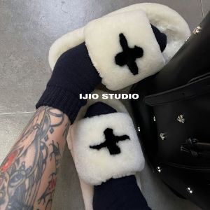 ถุงเท้าผ้าขนสัตว์หนาแบบสวมลำลองสำหรับฤดูใบไม้ร่วงและฤดูหนาวสำหรับผู้ชายและผู้หญิงแบบลำลองสีพื้นอเนกประสงค์สวมใส่ในบ้าน