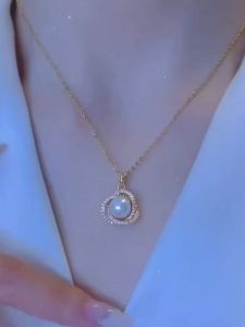 สร้อยคอโซ่ไททาเนียมพร้อมจี้ลูกปัดไข่มุกสำหรับผู้หญิง โซ่กระดูกไหปลาร้าหรูหรา เครื่องประดับแฟชั่น โซ่หลายชั้น