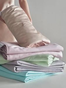 100% Silk Quilt 60s Tencel Lyocell Fiber Blanket Summer Comforter Cooling Silky Solid Color Twin Queen Size Bedding Single Double Bed Thin Duvet