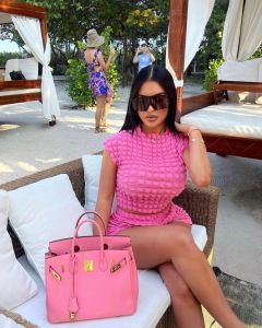 ชุดเสื้อแขนกุดคอกลมและกางเกงขาสั้น ชุดกีฬาลำลองสำหรับผู้หญิง ชุดทำงาน ชุดลำลอง ฤดูร้อน 2023 วัสดุอื่นๆ