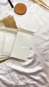 Bubble Putih Envelope Amplop bubble wrap amplop buble polymailer putih by HIOFFICIAL