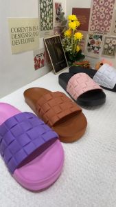 รองเท้า Y-ROON รุ่น Y50 ทรงไบเก้นหน้าสวมลายตาราง สีทูโทน แบบสวม สำหรับคนหน้าเท้าใหญ่ เล็ก