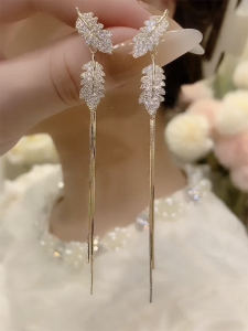 Elegant Long Tassel Leaf Earrings & Micro-Paved Diamond Silver Needle Women's Jewelry