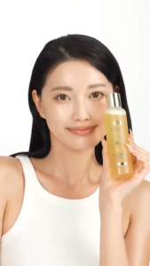 dAlba Piedmont Vita Toning Serum Toner 100 Hours Long Lasting Moisturizing Facial Toner Brightening Pore Tightening & Gentle Exfoliating Essence Toner For Clear Radiant Skin