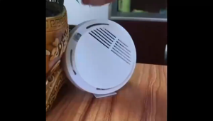 Smoke Sensor Alarm Loud Alert Long Life Battery Fire Detector Self-check Fire Safety Alarm Suitable for Home Office Retail Shop Apartment Warehouse Indoor Early Smoke Warning Security Device