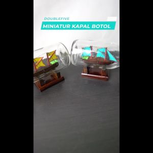 Miniatur Kapal Pinisi Dewaruci Dalam Botol Ukuran 11x6x5 cm