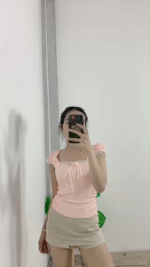 ชุดเซ็ตเสื้อแขนพองกับกระโปรงสั้น  งานตัดเย็บละเอียด ใส่สบาย ดูดีทุกวัน