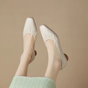 Soft Leather Chunky Heel Single Shoes Womens Soft Sole Bean Shoes Medium Low Heel Egg Roll Grandma Shoes Comfortable Fashion