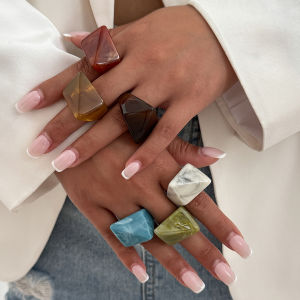 Ingemark 6 Colors Y2K Boho New Vintage Irregular Triangle Resin Finger Rings Women Trendy Boho Geometric Ring Aesthetic Jewelry