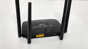 ZBTlink 4G LTE Router WiFi 500Mbps dengan Kecepatan Tinggi dan Keamanan Tinggi - Warna Hitam