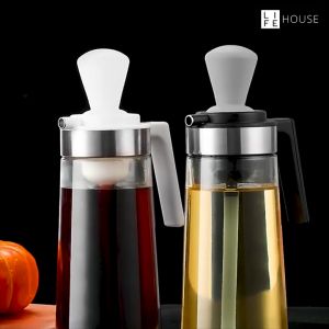 2 in 1 Oil Bottle with Silicone Brush Cooking Oil Dispenser Botol Minyak Masak Oil Jar Cooking Oil Bottle Dispenser 油瓶
