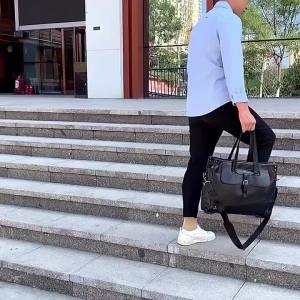 Penghantaran dari China [2025] Beg bimbit Lelaki Berkapasiti Besar Beg Komputer Riba Selempang Perniagaan Komuter Beg Tangan Mudah Beg Mesyuarat Bags3.1