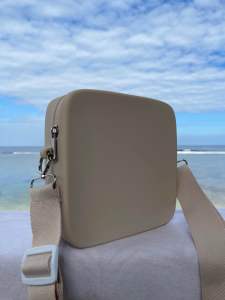 JIGLIE SHOP SILICONE MINI CROSS BODY BAGWITH POCKET AND LINING INSIDE DETACHABLE STRAP