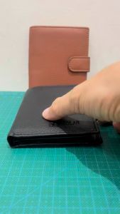 Deabolar K3268-2 Dompet Uang 3 Lipat Tebal Pria Wanita Ukuran 3/4 Bahan Sintetis Kulit Jeruk