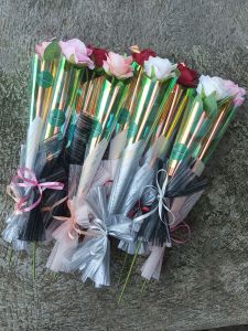 BUNGA MAWAR MERAH TANGKAI PREMIUM ARTIFICIAL AWET