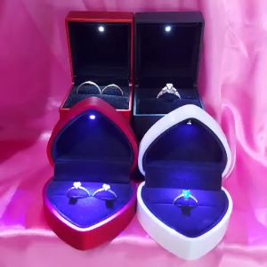 Hộp đựng nhẫn có đèn Led cao cấp hộp đựng nhẫn cưới hộp cầu hôn trang sức JSP