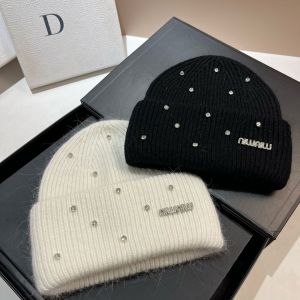 New Luxury Rhinestone Knitted Hat Mens and Womens Rabbit Hair Wool Cap Winter Fashion Thickened Warm Hat