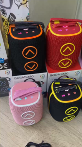 ลำโพงบลูทูธ รุ่น BOOMS580 กำลังขับ10W รองรับAUX TF USB เชื่อมได้2ตู้ ปิดไฟLEDได้  LPX6 เสียงดีเบสแน่น แบตเตอรี่2400mAh เลือกสีได้