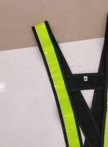 SureSafe เสื้อจราจรสะท้อนแสง แถบPVC ทรงวี 2" ขนาดใหญ่พิเศษ สีเขียว (ออกใบกำกับภาษีได้ค่ะ)