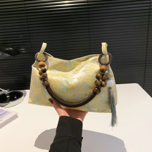 กระเป๋าสะพายไหล่แบบสเวตเตอร์สไตล์จีนย้อนยุคหรูหราสำหรับผู้หญิง กระเป๋าถือลายดอกไม้ กระเป๋าสะพายไหล่แบบหนัง PU ขนาดกลาง