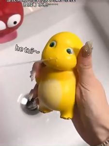 New Little Milk Dragon water gun Childrens toy Squeeze water gun Boys toy Water gun Beach Water spray toy Indoor/Outdoor Swimming pool water toy Creative dinosaur water gun Summer childrens gift