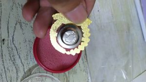 Magnet Pin/Magnet Nama Dada Caution Bulat plus doubletape Diameter 17mm (10mm)