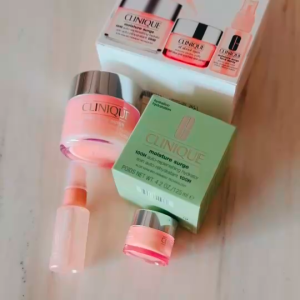CLINIQUE Moisture Surge 100H Travel Exclusive Set 3 Pcs