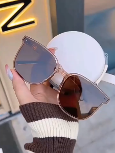 Korean Style Foldable Sunglasses Cermin Mata Hitam Lipat Elegant Pelindung UV Percuma Kotak Uniseks