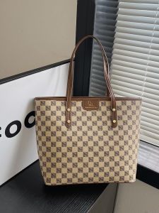 กระเป๋าถือทรงสี่เหลี่ยมจัตุรัสขนาดใหญ่สำหรับผู้หญิง 2024 กระเป๋าสะพายไหล่ข้างเดียวแบบลำลอง กระเป๋าถืออเนกประสงค์ กระเป๋าเดินทาง วัสดุ PU