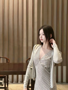 Váy Dài Không Tay Cổ Chữ V Họa Tiết Hoa Ô Che Ô Dài Vừa Vặn Thanh Lịch Váy Dự Tiệc Mùa Hè Váy Công Sở Váy Midi