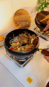 【Ready stock】30cm Japanese cast iron pot thickened Yuanbao pot frying pan household stew pot soup pot non-stick pot Kuali tidak melekat不沾鍋 炒鍋