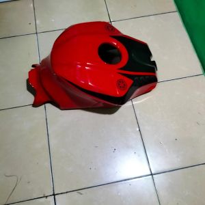 Cover tengki kondom tengki Yamaha R15 V1 v2 model R1 m merah Lis hitam