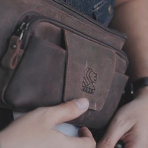 Tas Selempang Waist Bag Dada Kulit Premium Crazy Horse Pria Motoran Travel Keren Simple Terbaru 2023