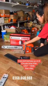 Máy cưa xích chạy xăng KOMAUSU CS75 xích lớn máy cưa xích chạy xăng trọng lượng 6.5kg lam dài 5.5 tấc kèm bình pha xăng.