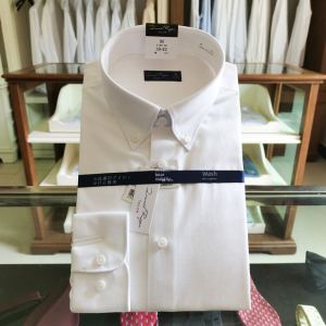 เสื้อเชิ้ตผู้ชายแขนยาวคอโปโลคอแหลมทรงหลวมสำหรับใส่ไปทำงาน ผ้าฝ้ายแท้สีขาว ไม่ต้องรีด เสื้อเชิ้ตผู้ชายลายทางแบบสวมหัว