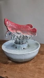 น้ำพุตั้งโต๊ะ รุ่นปลาอโรวาน่าเรียกทรัพย์รหัสสินค้า10515-2 น้ำตกตั้งโต๊ะเสริมฮวงจุ้ย น้ำพุล้นแต่งบ้านสวยๆ