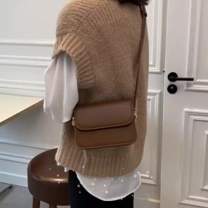 IELGY  Tas Wanita Desain Niche Populer 2023 Tas Bahu Crossbody Baru Yang Cocok Untuk Semua Orang