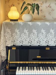 Elegant French Style Dust Cover Piano Lid Lace Fabric Simple European Design High End Feel Seasonal Home Decor Accessory