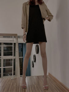 รองเท้าแตะส้นสูงหัวแหลมแบบหัวเข็มขัดสำหรับผู้หญิง สีเงิน รองเท้าแตะแฟชั่นฤดูร้อน รองเท้าแตะส้นสูงสำหรับคุณท่านสูง รองเท้าแตะส้นเดี่ยว