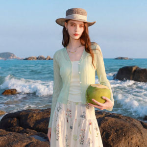 3COLOUR·S | Celebrity Endorsed Summer New White Short Knitwear M