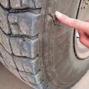 2pcs 30ml  Tire Repair Glue Black Wear-resistant Adhesive Tire Glue Non-corrosive Adhesive
