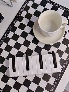 FaSolLa ที่ติดผนัง ตะขอแขวน ที่แขวนกุญแจเปียโน ไม่ต้องเจาะผนัง ที่แขวนประตูเรียบง่ายอุปกรณ์จัดระเบียบในครัวเรือน