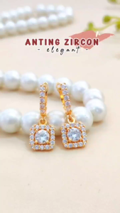 Cute Jewelry Anting Dewasa Jepit Kotak Terbaru Permata Cantik Zirkon Anting Wanita AT 156