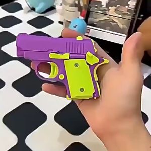 Gravity Carrot Gun 1911 Mini 3D Gravity Small Pistol Automatic Reloading Toy Gun Toy 萝卜枪